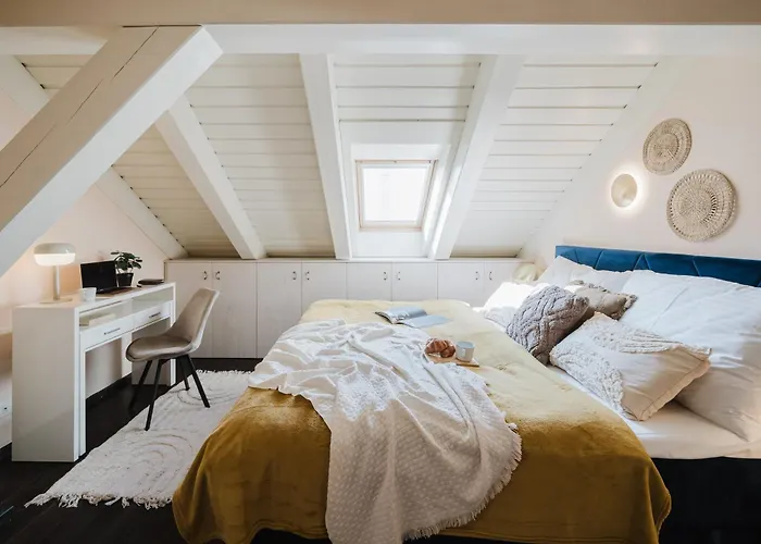 Prague Days - Attic Maisonette With Netflix And Workspace In New Town