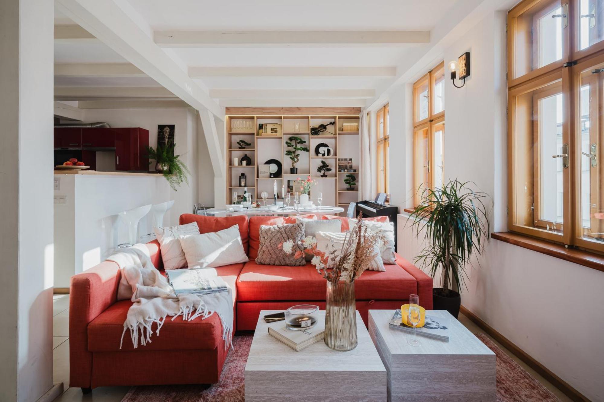 Days - Attic Maisonette With Netflix And Workspace In New Town Apartment